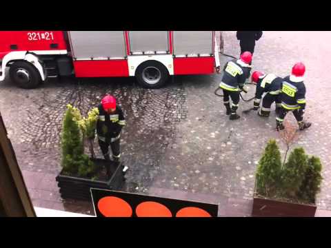 Rynek się pali. Szybka interwencja straży pożarnej.