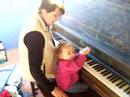 Sedona plays Piano with her Grandma Boender Sedona plays Piano with her Grandma Boender