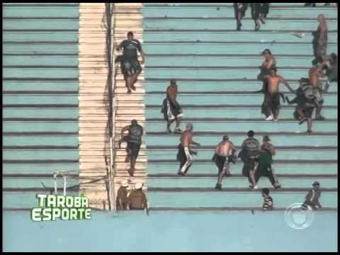 Imagens mostram briga de torcida entre Londrina e Coritiba no Estádio do Café (10/03)