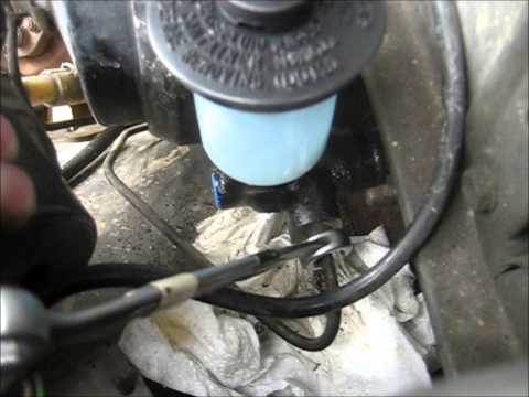 how to bleed a clutch master cylinder