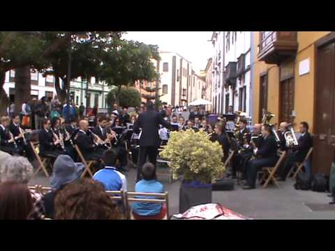 mexican - Concierto de la Banda Sinfónica La Fe de La Laguna el 25 de mayo de 2013 en la Plaza de la Concepción de La Laguna.