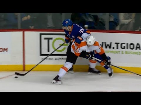 Video: Tavares unstoppable in setting up Islanders OT goal