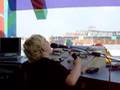 kleine-man-speelt-me