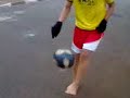 kabe�a jogando bola