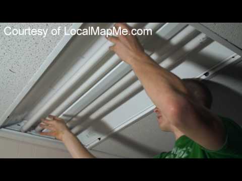 how to remove fluorescent light bulb