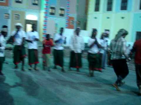 شرح - شرح حضرمي وتلبس جني لأحد اعضاء الفرقة.