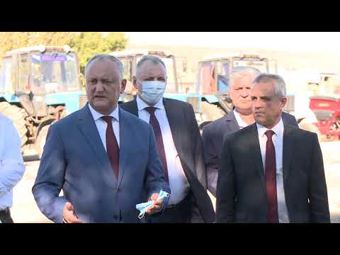 Igor Dodon a vizitat două întreprinderi agricole din raionul Sîngerei