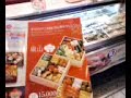 御節料理（おせち料理）の品定め中、茶月成瀬店