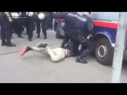 Polizeigewalt? Wiener Polizei räumt »gefährliche Situ ...