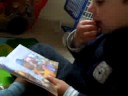 Matheus contando historinha