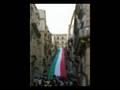 CALTAGIRONE:BANDIERA DA GIUNNES RICOPRE LA SCALA  SANTA MARIA DEL MONTE