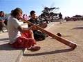 Digeridoo speler in Park Guell (Gaudi) Barcelona