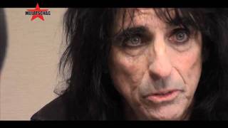 Caveman Has Started A "Rockstar Interviews". Our First Legend Is "Alice Cooper"