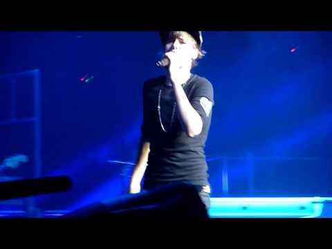 Justin Bieber- Down to Earth Live Detroit