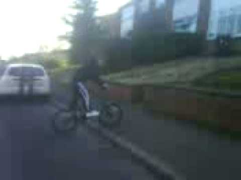 BMX BIKES TRICKS STUNTS CRASHES