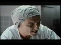 Hombre defiende a su bebe golpeando al doctor - Comercial