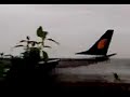 jet airways 737 landing at mangalore on a rainy day!