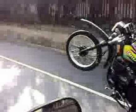 moto piruetas