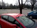 Parcare Parcul Titan – pietoni fortati sa mearga pe carosabil