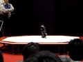 国際ロボット展　スリラーを踊るロボット