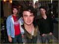 3/30/08..slena gomez and the jonas brothers
