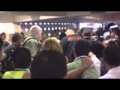 V�DEO: Miley chegando no M�xico + Fotos