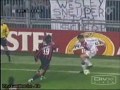 una gran muestra de futbol, desde regates, goles, faltas, paradas ... en fin, uno de los videos mas completos sobre el futbol.entre los jugadores estan kaka, c. ronaldo, henry, ronaldhino, zidane, adriano, totti, zlatan ibarhimovic ...
by king chyka.
no olvideis visitar '' el loco armillero '' en esta pagina.