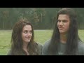 Full transcript: www.hisgoldeneyes.com The Sept. 4th installment of our set visit series, this time it is the first part of the Chris Weitz interview! Set visit buddies: www.twilightlexicon.com http www.twilightersanonymous.com http www.twilightmoms.com