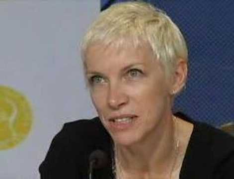 Stars honour Nobel Peace Prize winners