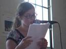 De Argentina Paz Levinson lee en Poesía Flotante