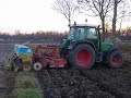 Fendt 412 au semi de blé (28.11.07) Fendt 412 au semi de blé (28.11.07)