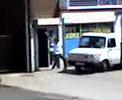 sum 1 smashin a van up centre point