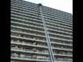 ladderlift tot de 18 de verdieping(verhuizingen de vic) no 3