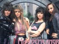 GIRLSCHOOL - GIRLSCHOOL -
