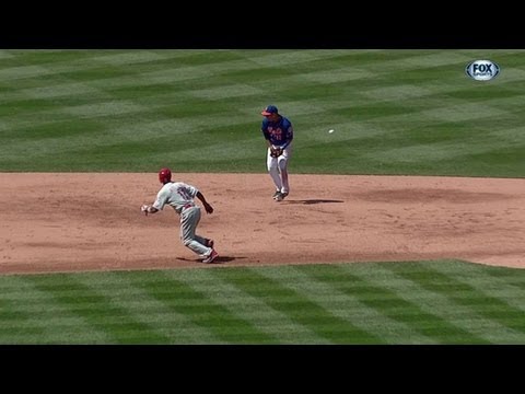 Video: PHI@NYM: Howard laces an RBI single to center field