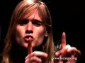 Plus féline qu'équine, An Pierlé nous donne rendez-vous au zèbre de belleville pour une session acoustique de trois morceaux. Au zèbre, on se sent comme invités dans le salon privé de la jolie blonde, l'atmosphère et douce et cosy. Koen la rejoint et le duo nous offre 