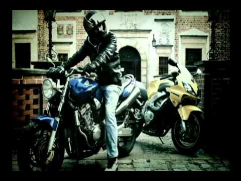 aces - Podoba się? Polub oficjalny fanpage! http://www.facebook.com/AcesTV Link do pobrania www.uploader.pl/file/284785/aces-remas-hoa-d-motocyklistom.mp3.html TEKS...