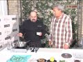 Crujiente de manzana y trompetas amarillas