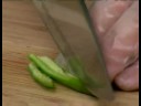 Cooking Tips : How to Slice Serrano Peppers Cooking Tips : How to Slice Serrano Peppers