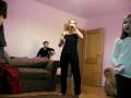 videos de My Wife Playing Wii Tennis With The Kids