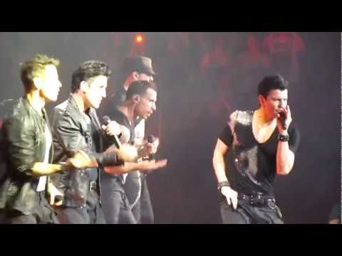 CarlitoPucl - The New Kids on the Block perform The Right Stuff in Toronto. New Kids on the Block Vs. Backstreet Boys. A. J. McLean, Howie Dorough, Brian Littrell, Nick Ca...