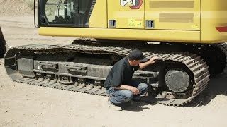 Excavator Undercarriage Maintenance: The Daily Walkaround
