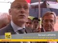 bernard laporte et les yamakasi - evry bernard laporte s'est initi� � l'art du d�placement urbain, version yamakasi, en assistant � une d�monstration � evry. (droits r�serv�s. pour toute exploitation commerciale, veuillez contacter contact@wizdeo.com)
