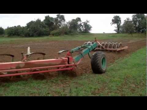 axion - Fendt 930 and Claas Axion with 6 & 7 Kverneland plow coulter Fendt 930 und Claas Axion mit 6 u 7 Schar Kverneland Pflug.