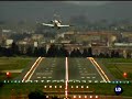 Más información en www.libertaddigital.com www.libertaddigital.tv y www.esradio.fm Los fuertes vientos han provocado serios problemas a los aviones para aterrizar en el aeropuerto de Bilbao. El viento les ha empujado violentamente de una lado a otro de la pista. Alguno se ha visto incapaz de tomar tierra al primer intento.