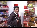 A Feh�r Show folytat�dik
