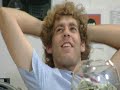 monstercom-commercial-guy-with-big-legs.html