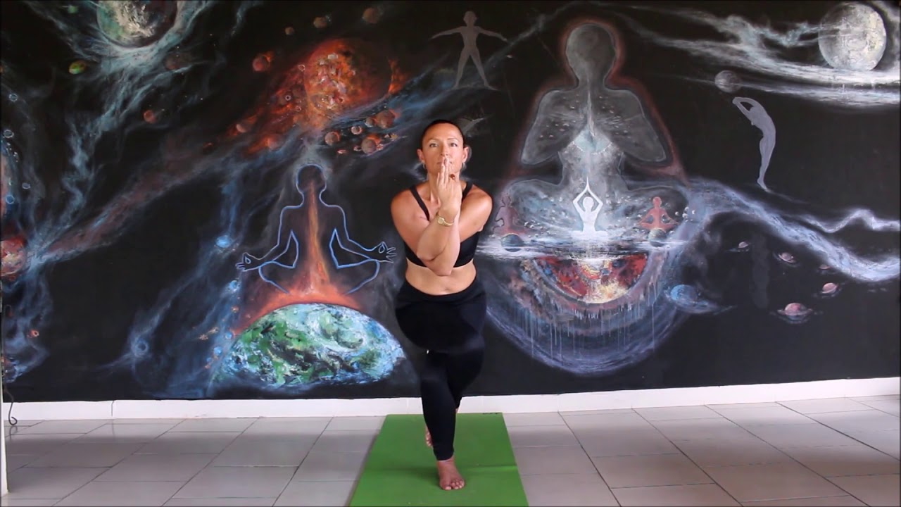 Bikram Yoga : Eagle Pose 1st Set