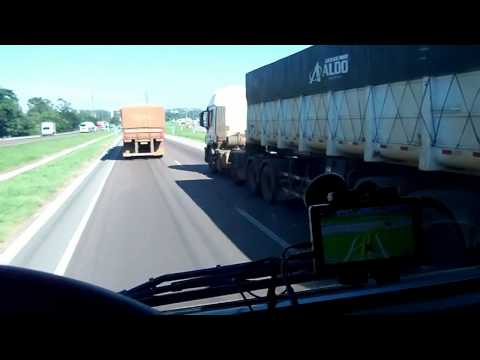 CAVALO MECÂNICO - Um cavalinho comprido com uma carreta caçamba, acho que o dono comprou pra por caçamba no caminhão e resolver por uma carreta.