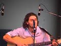 reprise de balbino medellin � la f�te de la musique � langeais avec arno et romain a la gratte...avec en plus a la fin de la vid�o les menottes en bonus!